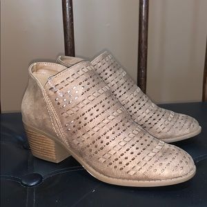 Fergalicious women’s boots